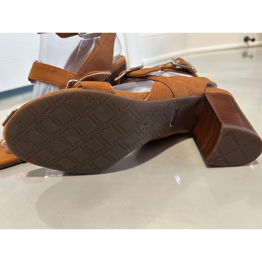 Vionic Perk Carmel Tan Brown Faux Suede Buckle Block Heel Sandals Womens 8 - Picture 3 of 5
